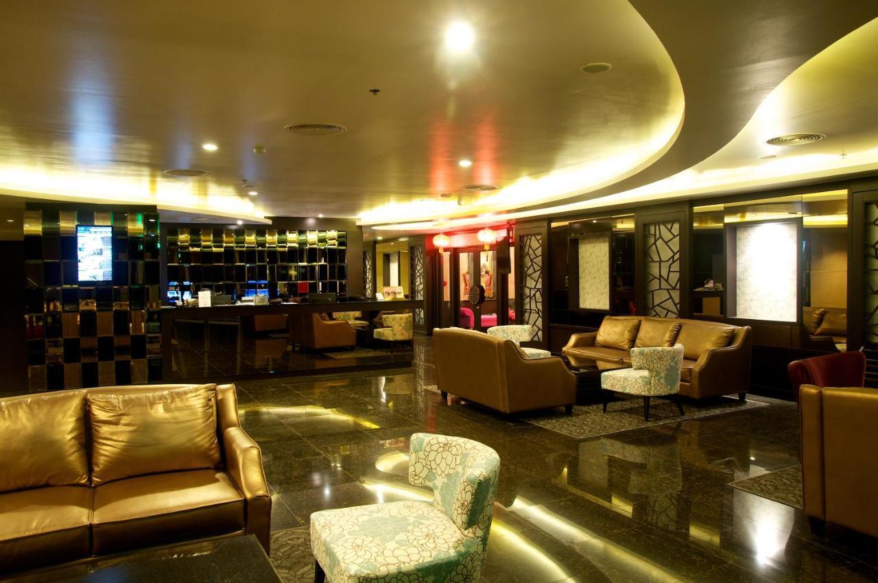 Jolly Suites&Spa Petkasem Haōhng Khēm Екстериор снимка