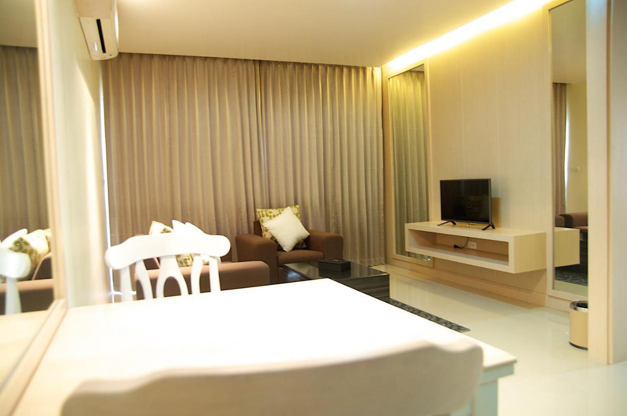 Jolly Suites&Spa Petkasem Haōhng Khēm Екстериор снимка