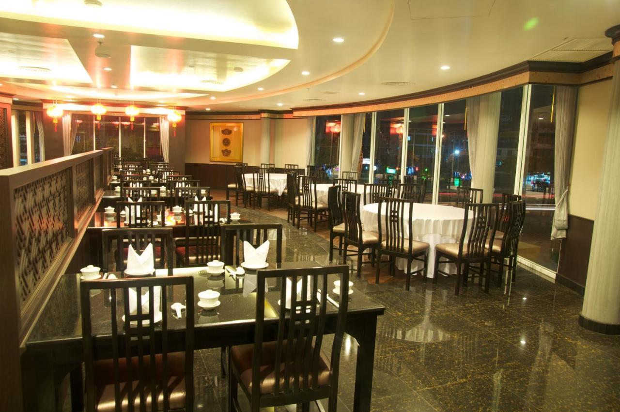 Jolly Suites&Spa Petkasem Haōhng Khēm Екстериор снимка